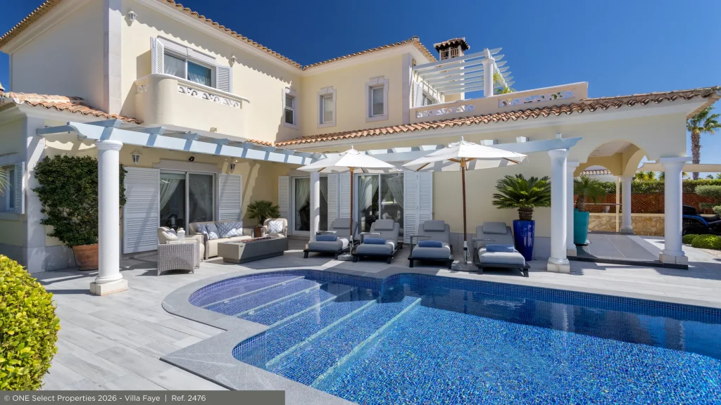 Villa Faye pool area with sun terrace in Varandas do Lago, Algarve